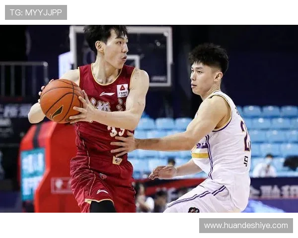 战术板探讨新策略，球队备战重要赛事状态回暖分析