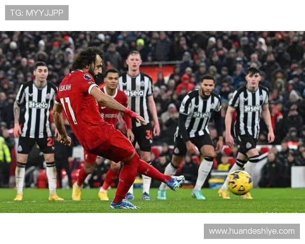 伊萨克禁区跑动